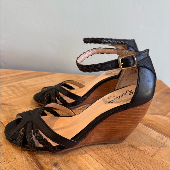 Seychelles Like a Lady black wedge - Picture 3 of 6